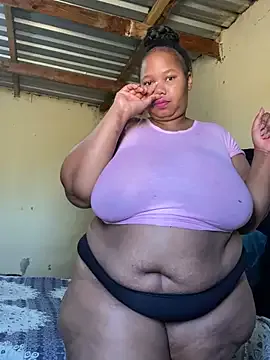 Curvycandy95